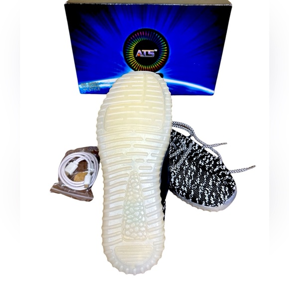 Light up GLOW shoes for kids! NWT size 4.5 - Picture 3 of 6